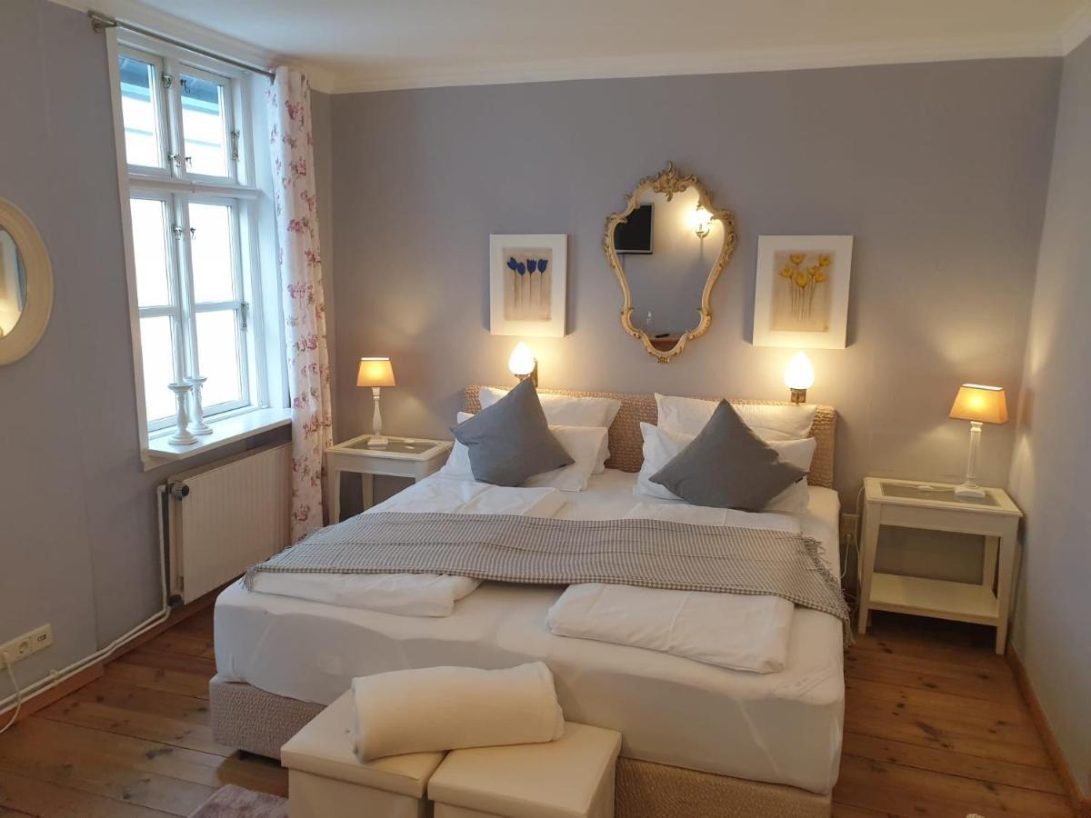 Hotel Bed & Breakfast Am Dom Schleswig Exterior foto